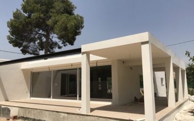 Los sistemas de aluminio de centroalum en un nuevo chalet en Valencia