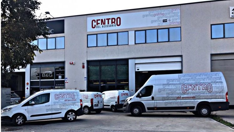 Todos los accesorios para tus cerramientos de aluminio en Centro del Accesorio